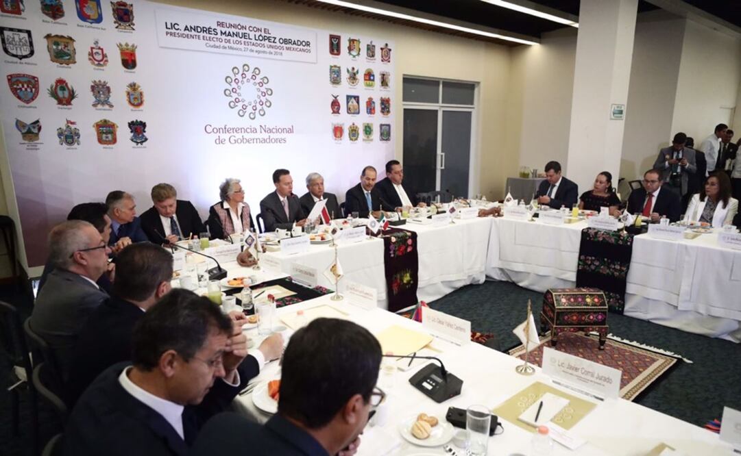 Reunión de la Conago con el Presidente Electo, Andrés Manuel López Obrador, y parte de su gabinete. (FOTO: Alejandra Leyva. EL UNIVERSAL)