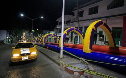 Colocan albercas y toboganes por 10 mdp en calles de Villahermosa 