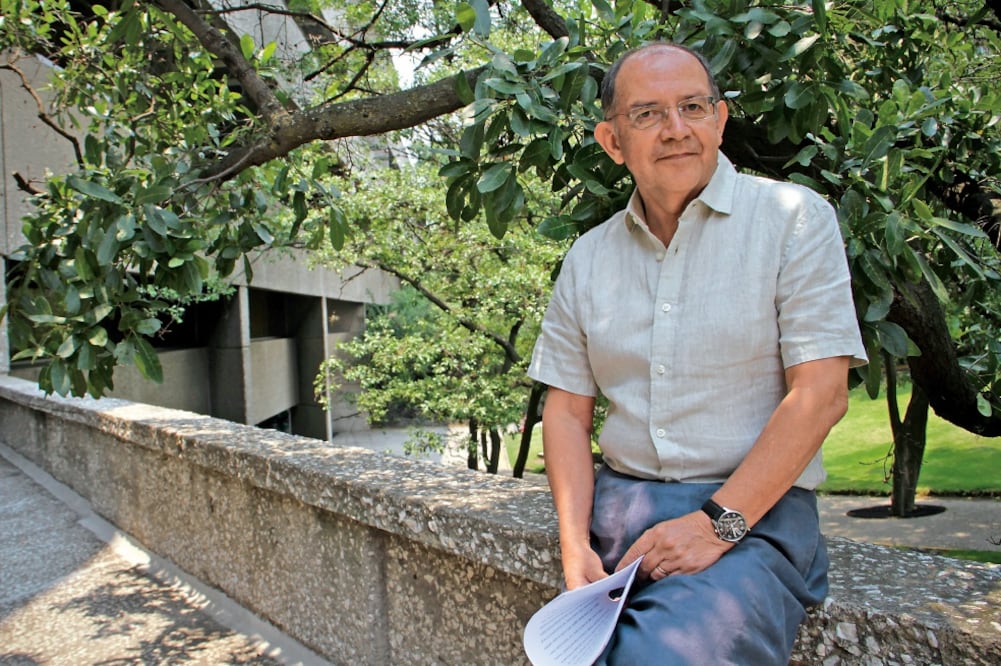 El lingüista, investigador y académico de El Colegio de México encabeza al equipo de estudiosos que elaboran el Diccionario del Español de México, del que ha salido el vocabulario de la narcodependencia (JUAN BOITES. EL UNIVERSAL)