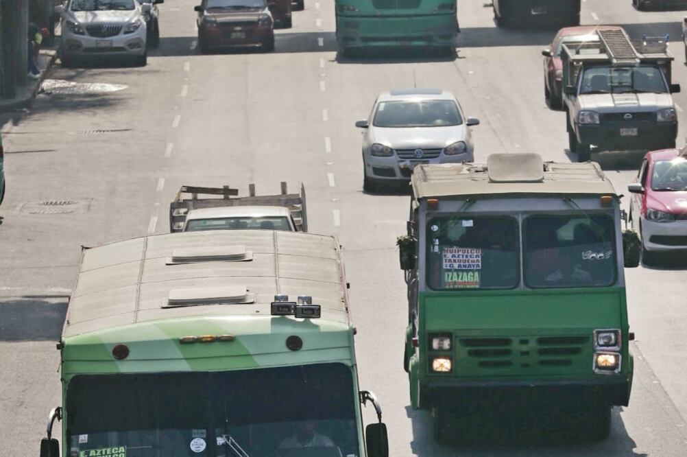 Alrededor de 12 millones de personas se trasladan diariamente en este tipo de transporte en la capital del país (ARCHIVO EL UNIVERSAL)