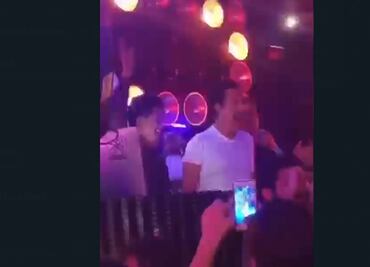 "Disfruté salir con mis hijos", dice Omar Fayad tras ser captado en antro