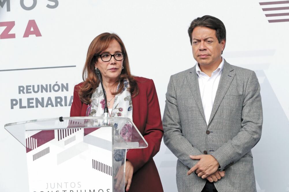Yeidckol Polevnsky, dirigente de Morena, y Mario Delgado (der.), líder de los diputados morenistas, así como Alejandro Rojas Díaz-Durán son quienes buscan la dirigencia del partido. Foto: ARCHIVO EL UNIVERSAL