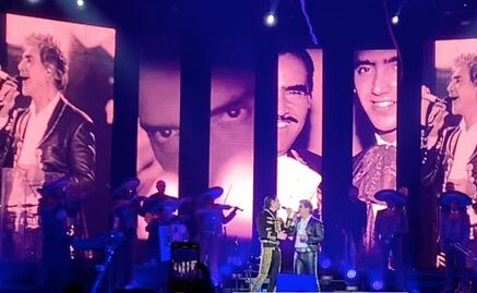 Al "Potrillo" le gana el sentimiento junto a su hijo, recuerda cuando él cantaba con su padre