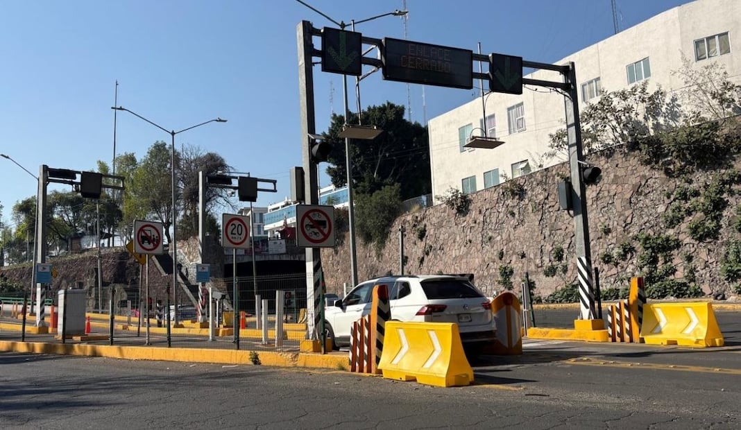 Activan sistema anti evasión en Autopista Urbana Norte y Viaducto Bicentenario; poncharán llantas a quien no pague. Foto: Arturo contreras
