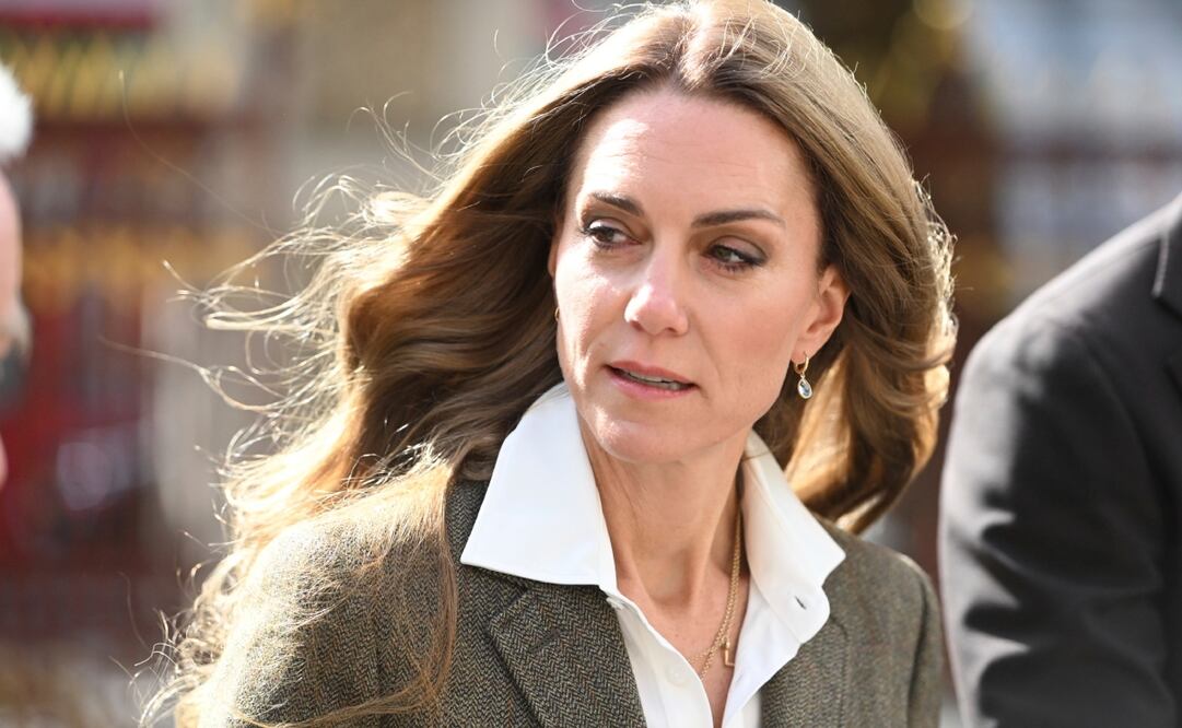 La Princesa de Gales, Kate Middleton, llega para visitar los jardines recientemente transformados del Museo de Historia Natural en Londres, para conocer a niños y jóvenes que participan en programas de aprendizaje que los conectan con la naturaleza y fomentan la biodiversidad en áreas urbanas. Foto: AP