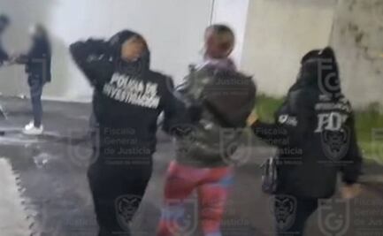 El momento en que ingresan a YosStop al reclusorio de Santa Martha Acatitla 