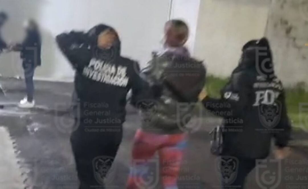 El momento en que ingresan a YosStop al reclusorio de Santa Martha Acatitla 