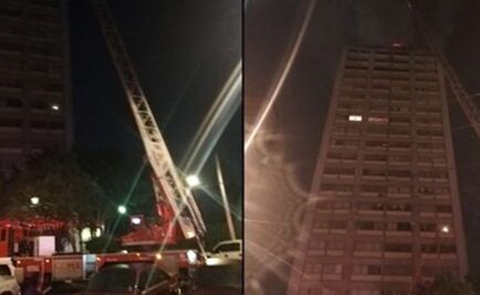 Incendio en edificio de Tlatelolco deja un muerto y más de 300 evacuados