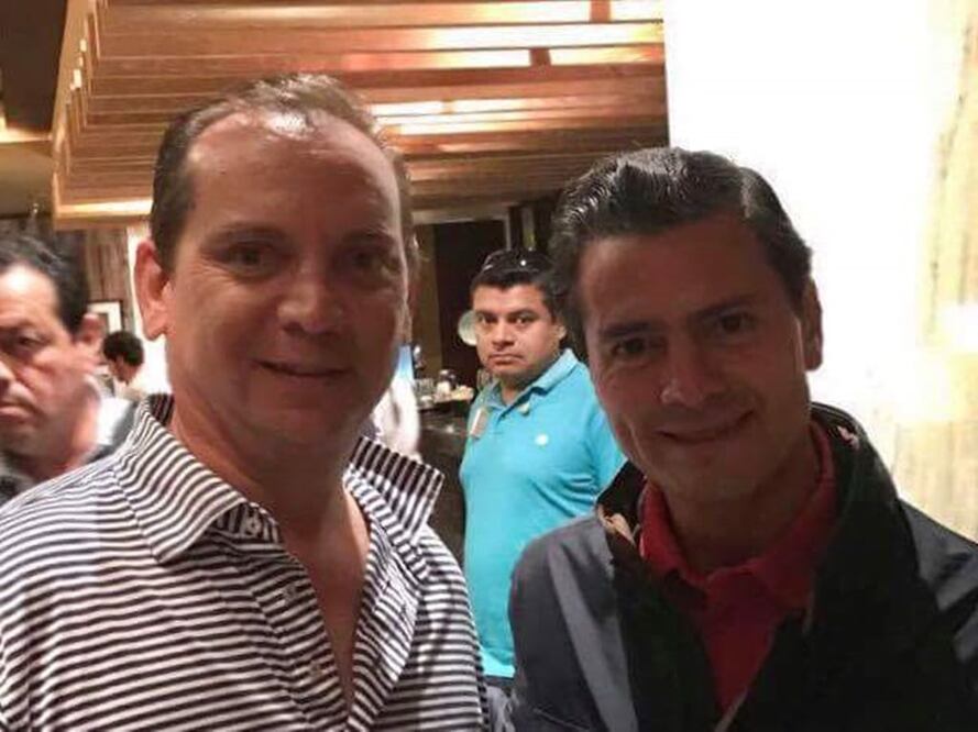 El presidente Enrique Peña Nieto cenó el viernes pasado en privado con funcionarios y algunos empresarios yucatecos y entre ellos estuvo el director de Promoción a la Inversión de la Sefoe, Mario Peniche Cárdenas (Foto: Especial)