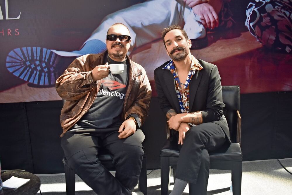 La dupla de músicos no descarta hacer colaboración con artistas de corridos tumbados. Foto: Armando Pereda/El Universal