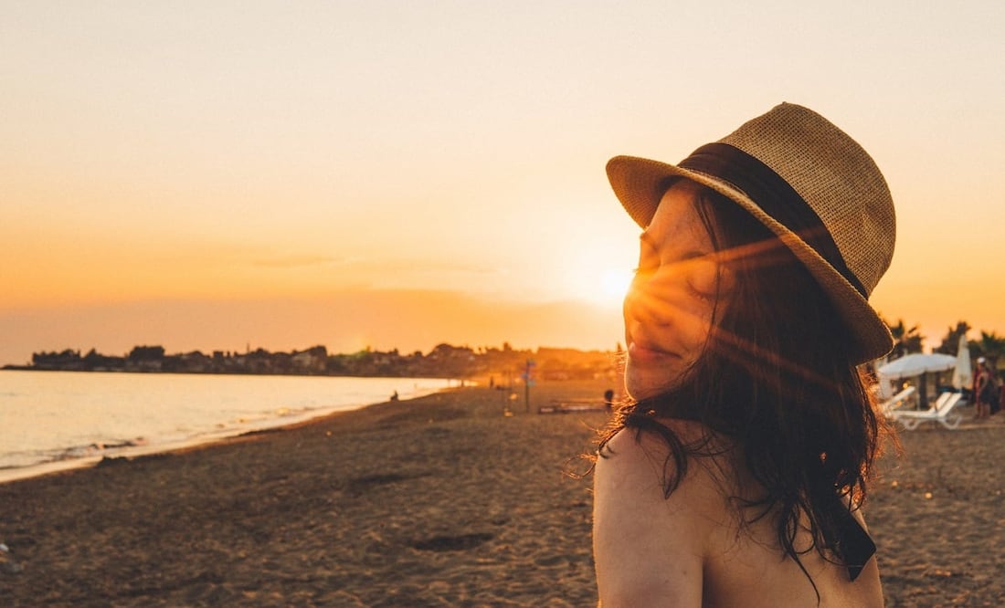 Aunque el sol es benéfico, también puede ocasionar envejecimiento prematuro / Foto: Unsplash