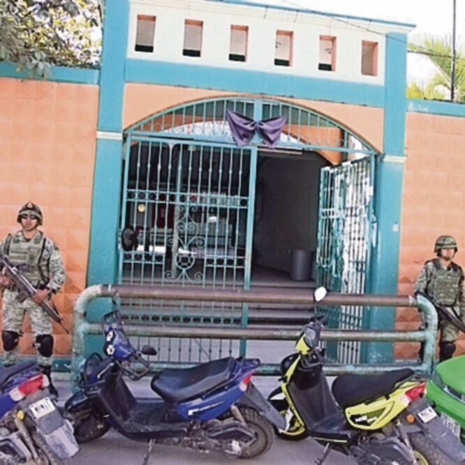 Desde el martes, dos planteles de preescolar, dos primarias y dos secundarias suspendieron clases de forma indefinida por los supuestos amagos. Foto: ARTURO DE DIOS PALMA. EL UNIVERSAL