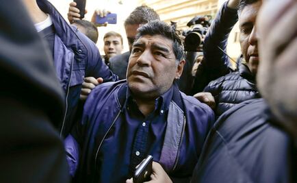 Maradona se ofrece para dirigir gratis a Argentina