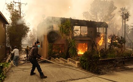 Suman 24 muertos por incendios en California; 10 de los fallecidos no han sido identificados
