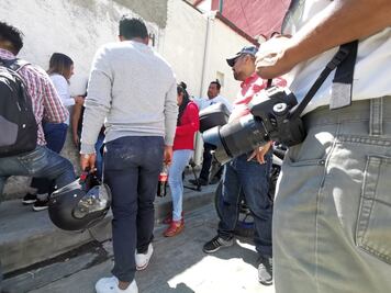 Agreden a reporteros en Tribunal Agrario de Oaxaca; hay 11 heridos