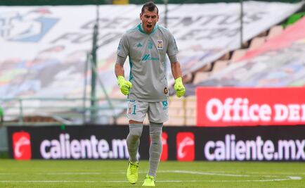 Nahuel Guzmán reaparece y salva a Tigres de otra derrota