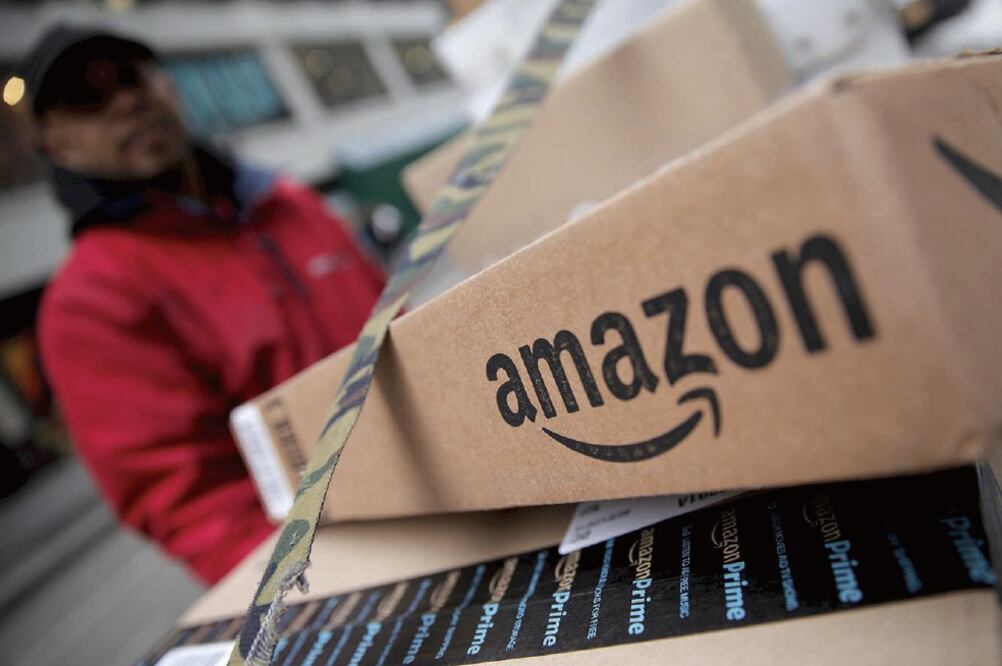 Las acciones de Amazon llegaron a bajar 4.5% ayer, pero se recuperaron y cerraron con un avance de poco más de 1%. (MIKE SEGAR. REUTERS)