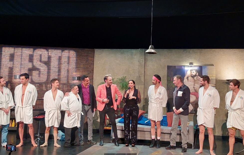 Sugey Ábrego junto al conductor Pei Garza, fueron los padrinos de la nueva temporada de la puesta en escena "La Fiesta". Foto: Sughey Baños/EL UNIVERSAL.