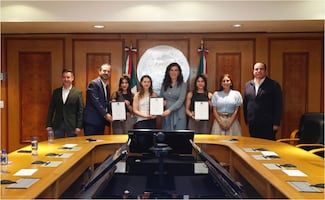 Presidenta de la Cámara de Diputados reconoce a clavadistas mexicanas y jugadoras de la Liga MX Femenil