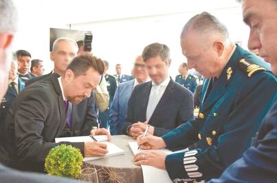 Relación con Sedena es “limpia”, dice morenista que recibió contrato de Cienfuegos