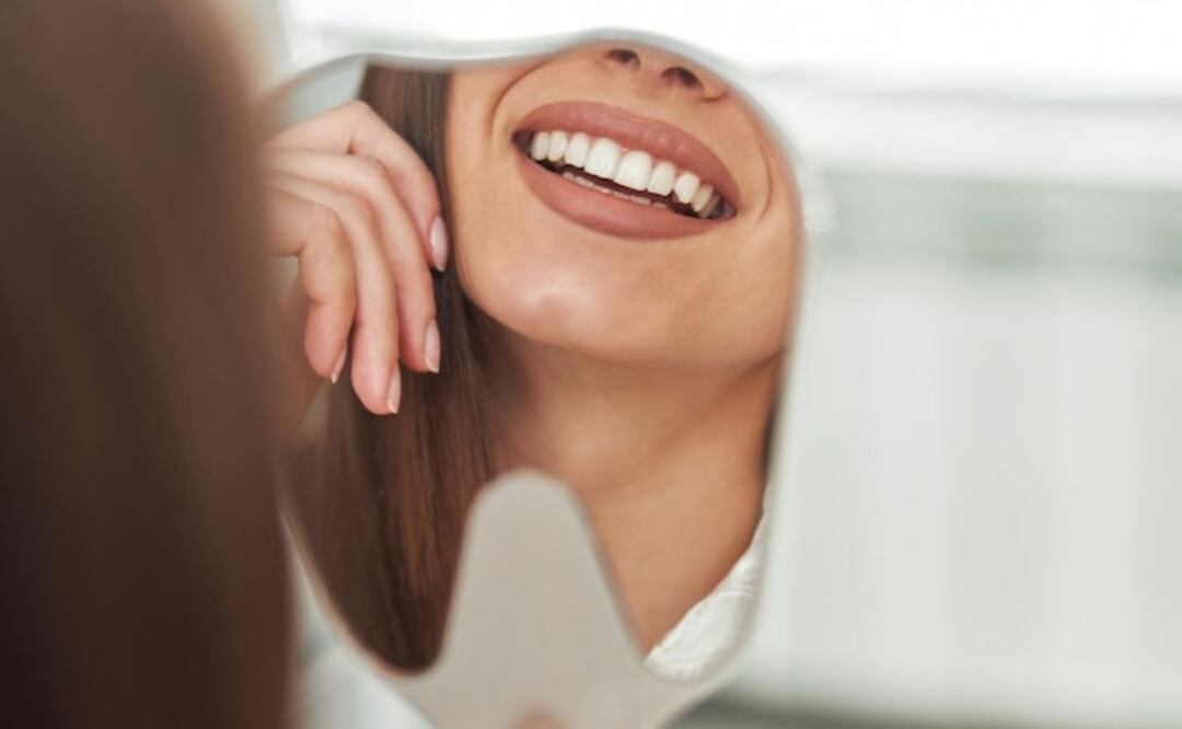 Tips para una sonrisa impecable. Fuente: Freepik.