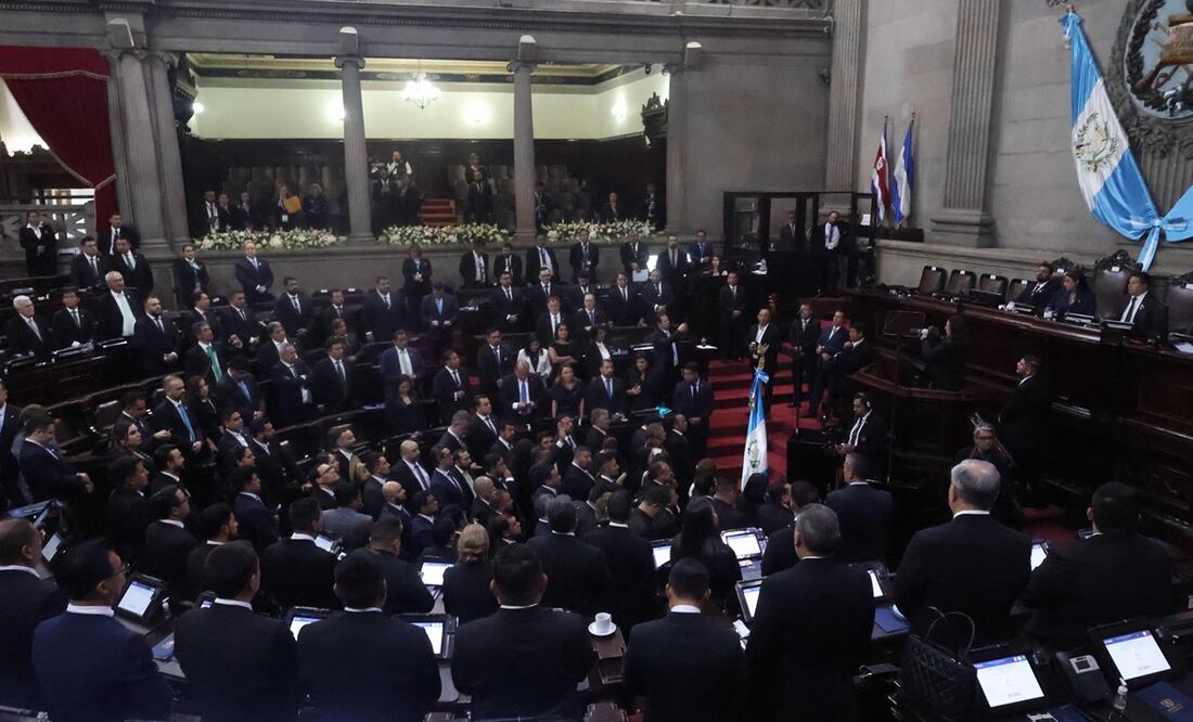 El Congreso de Guatemala, de mayoría conservadora, declaró a los diputados de Bernardo Arévalo como independientes, sin partido político, restándoles poder de maniobra antes de que el socialdemócrata sea investido presidente del país. Foto: María José Bonilla / AFP
