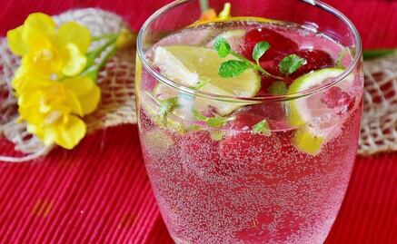 ¿Realmente es saludable el agua mineral?