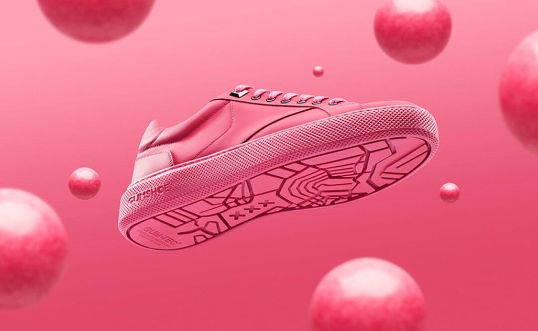 La reutilización de chicles dio como resultado estos tenis rosas. Foto: cortesía