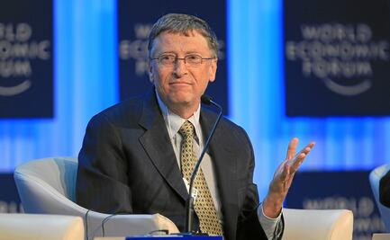 Bill Gates compara a quienes no les gusta usar cubrebocas con nudistas