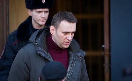 Condenan a opositor ruso Alexei Navalny a nueve años de prisión