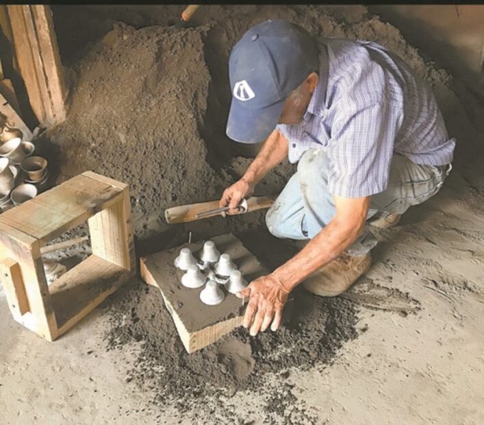 Reaviva tañido de réplica de Dolores 