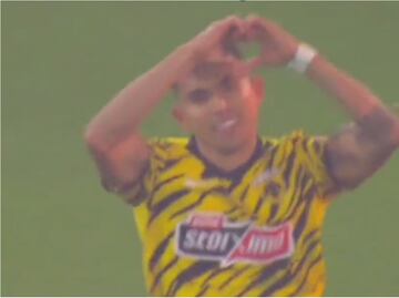 VIDEO: Orbelín Pineda marca gol de la victoria del AEK de Atenas