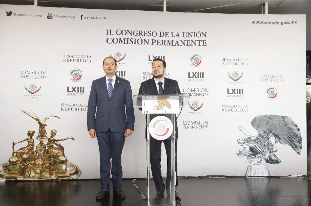 Los coordinadores del PAN en el Senado y la Cámara de Diputados, Fernando Herrera (der.) y Marko Cortés, respaldaron al presidente nacional de su partido (CORTESÍA)