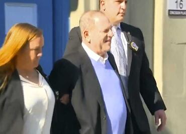 Arrestan a Harvey Weinstein por violación y abusos sexuales