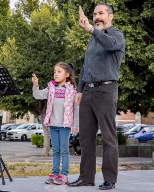 Ofrecen concierto en lenguaje de señas en Puebla