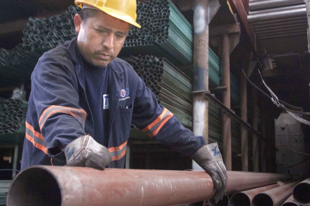 Contradicción. La Canacero dijo que en los últimos dos años EU ha tenido un superávit de 3.6 mil mdd en siderurgia. Foto: JULIO AGUILAR. AFP