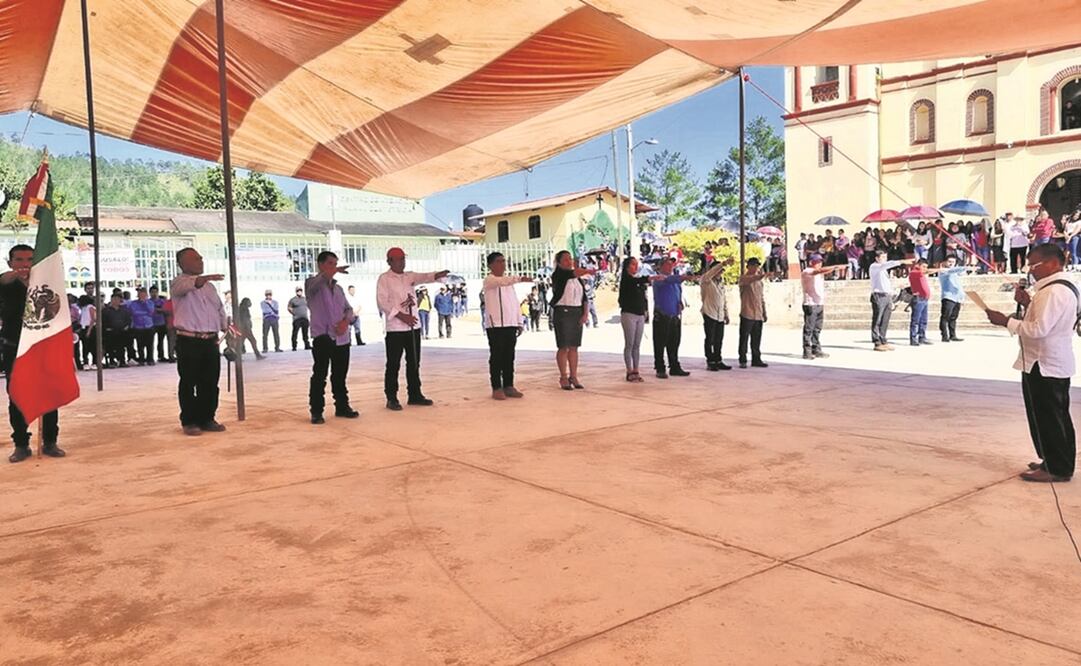 En Oaxaca, 218 autoridades municipales asumieron sus responsabilidades al frente de ayuntamientos. Foto: Cortesía