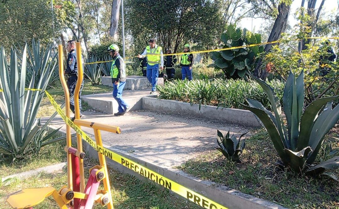 Hallan cuerpo de un hombre en el canal Arroyo Cuatzin, en límites de Coyoacán e Iztapalapa. Foto: Especial