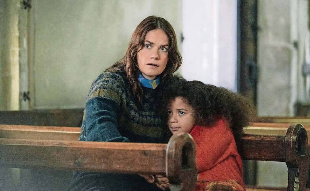 Ruth Wilson interpreta en la serie a Sarah, una mujer que se propone encontrar a una niña perdida tras una explosión. Foto: Apple TV