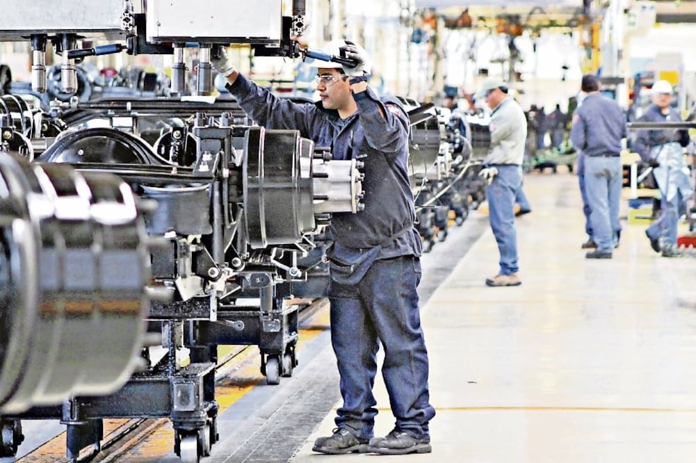 La Concamin, la CCE y la Coparmex exigen que se tenga un manejo responsable de las finanzas públicas, fijar reducciones reales al gasto y que no se recorte la inversión (ARCHIVO EL UNIVERSAL)