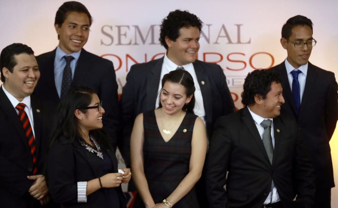 Los jóvenes se dieron cita en la sala de Juicios Orales de la Universidad La Salle, Unidad Condesa. /Alejandra Leyva - EL UNIVERSAL