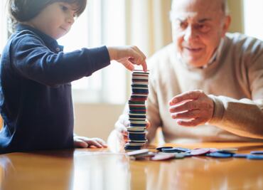 Adopta un abuelo virtual en esta página