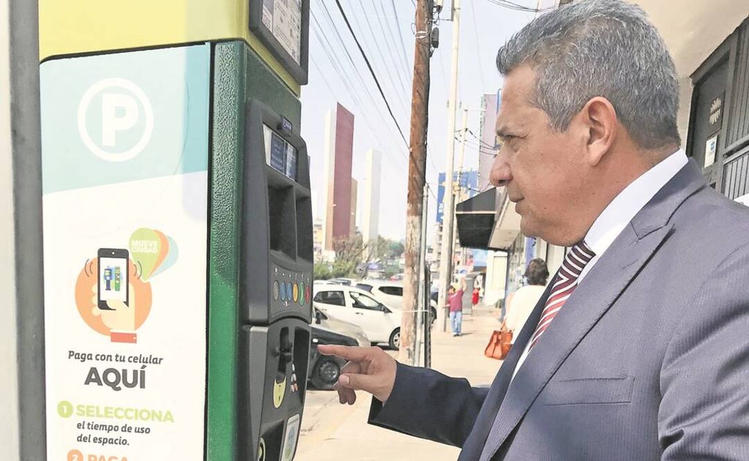 Diferencia. Las máquinas cobran 12 pesos la hora, cuatro pesos más que en los polígonos de estacionamiento de la Ciudad de México 