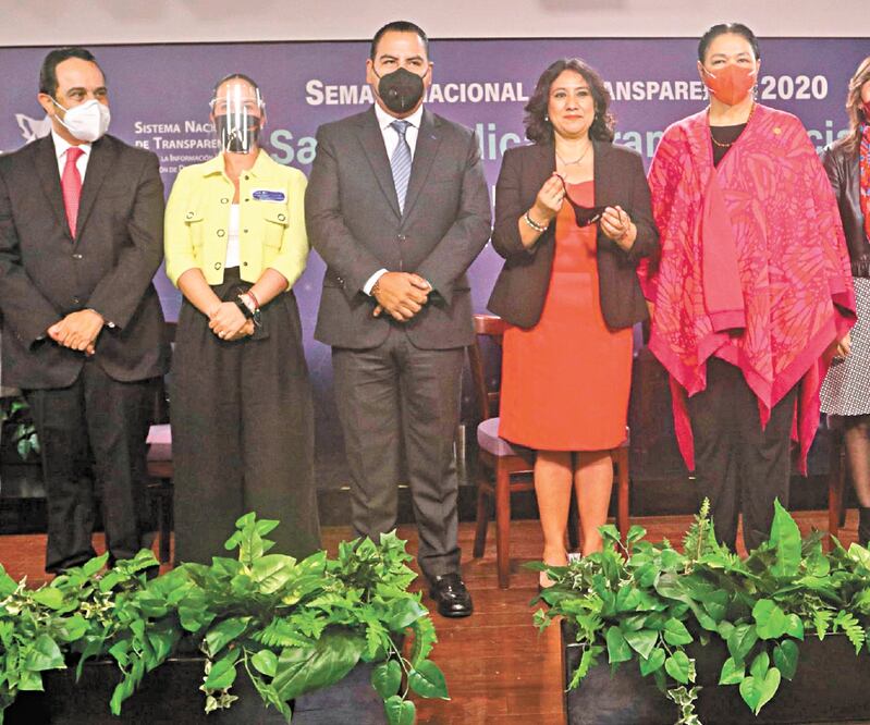 Irma Eréndira Sandoval, titular de la SFP (segunda de der. a izq.), participó en la inauguración de la Semana Nacional de Transparencia 2020, organizada por el Inai. Foto: ESPECIAL