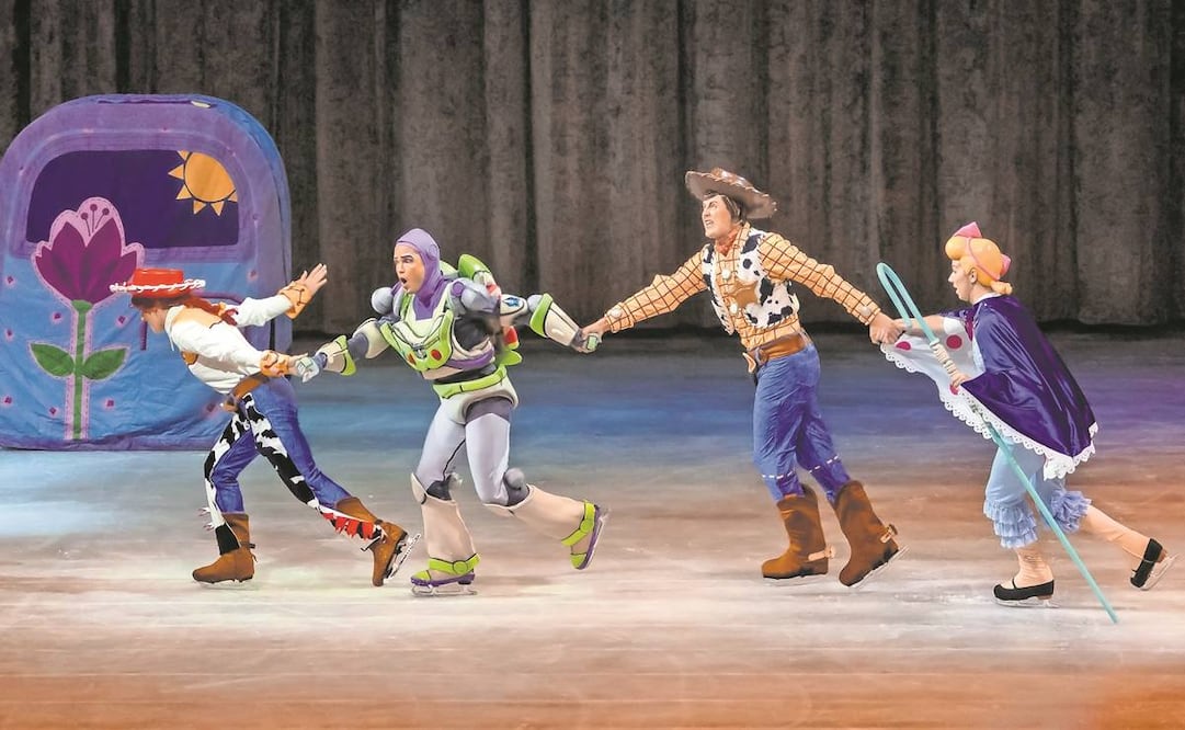 Alejandro García interpreta a Buzz Lightyear en el show. Foto: OCESA