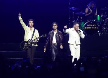 Los Jonas Brothers regresan y arman fiesta musical en la Arena CDMX