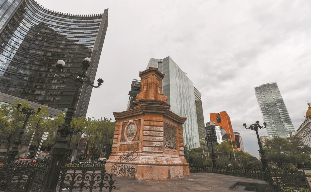 En octubre de 2020 fue retirada la estatua de Cristóbal Colón de la glorieta por mantenimiento y a petición de colectivos. Foto: Juan Armando Martínez. El Universal