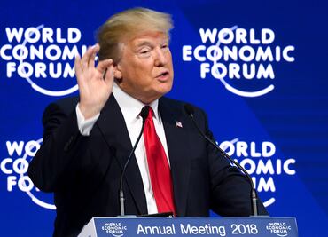 Trump acepta ofrecer disculpa por retuitear videos de extrema derecha