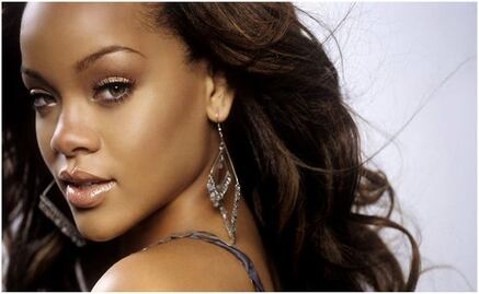 Rihanna pide a fans borrar Snapchat