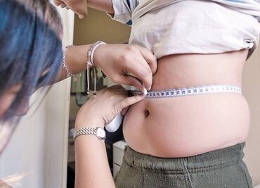 Sheinbaum destaca estrategia "Vida Saludable"; alerta que 37% de estudiantes tienen sobrepeso y obesidad